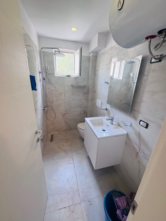 🏢 IN AFFITTO | LOCALE 2+1 – VIA KAVAJËS