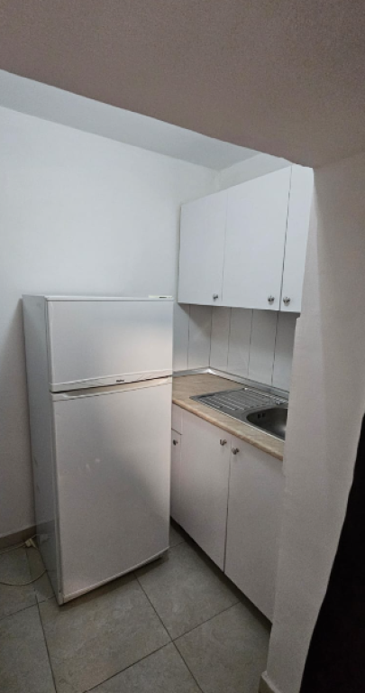 VILLA A DUE PIANI IN AFFITTO PER ATTIVITÀ COMMERCIALE – BRRYLI