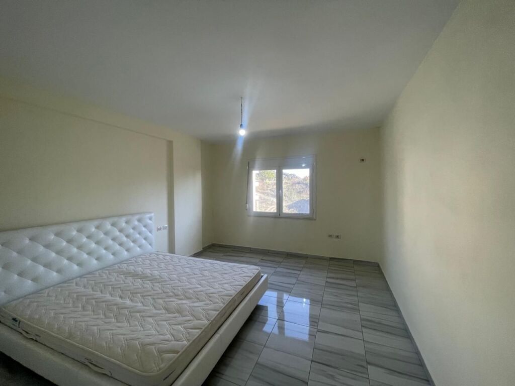 APARTAMENT 1+1 NË SHKËMBIN E KAVAJËS – DURRËS