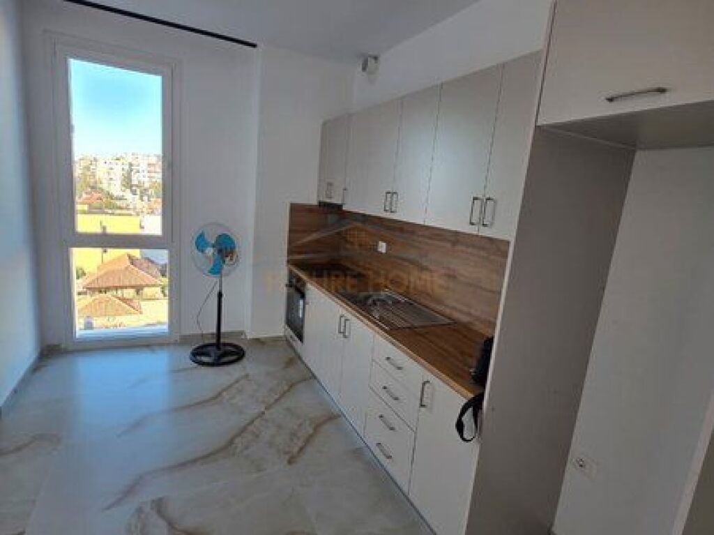 In affitto, appartamento 1+1, Nuovo Boulevard, Tirana.