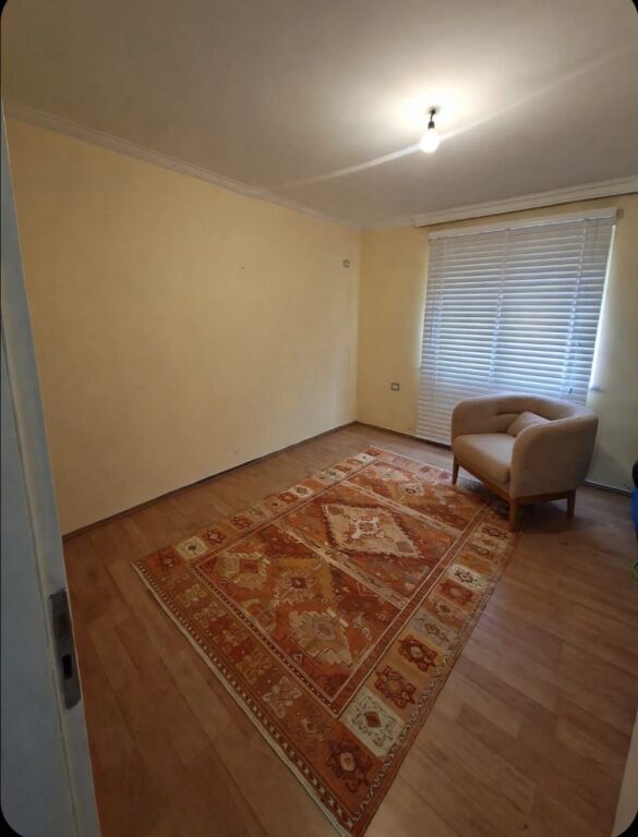 Shitet Apartament 2+1 te Ish Parku Rr.Kavajes