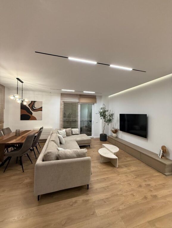 3+1+2+storage apartment for sale, 21 Dhjetori !