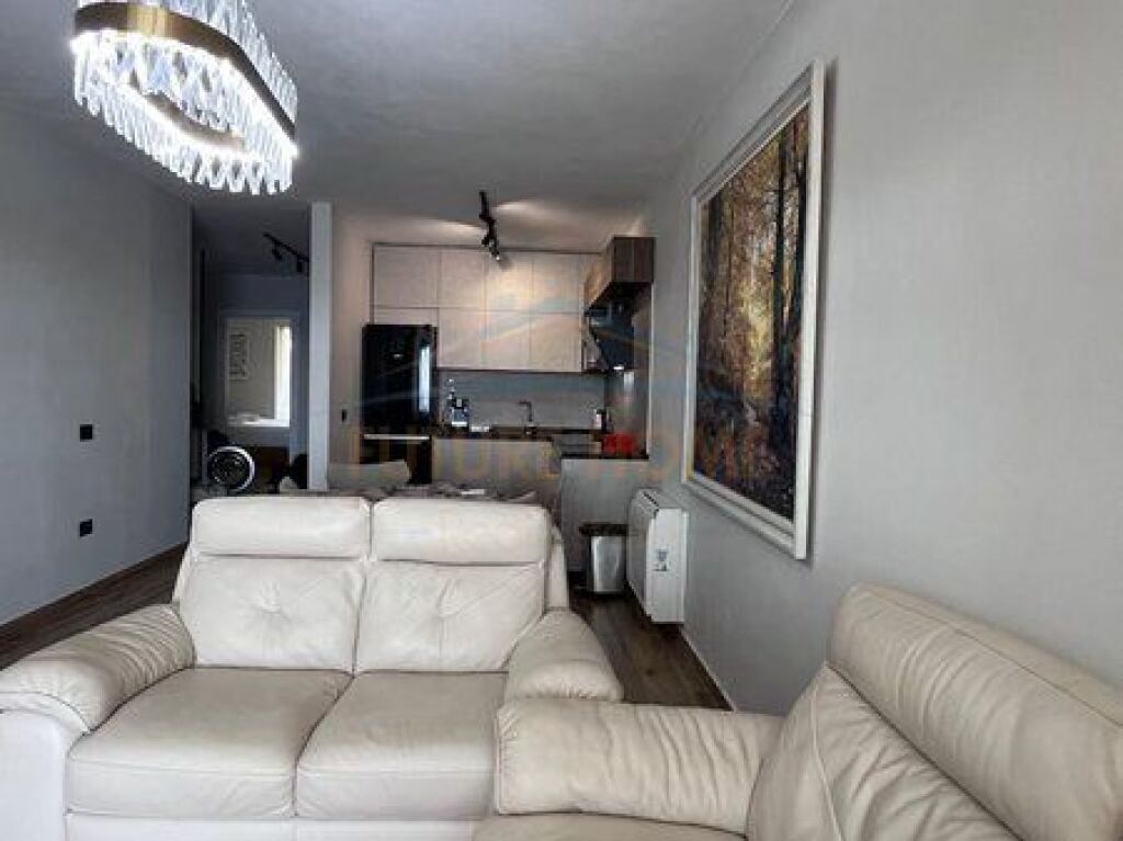 Qera, Apartament 2+1+2,White Hill, Currila, Durres