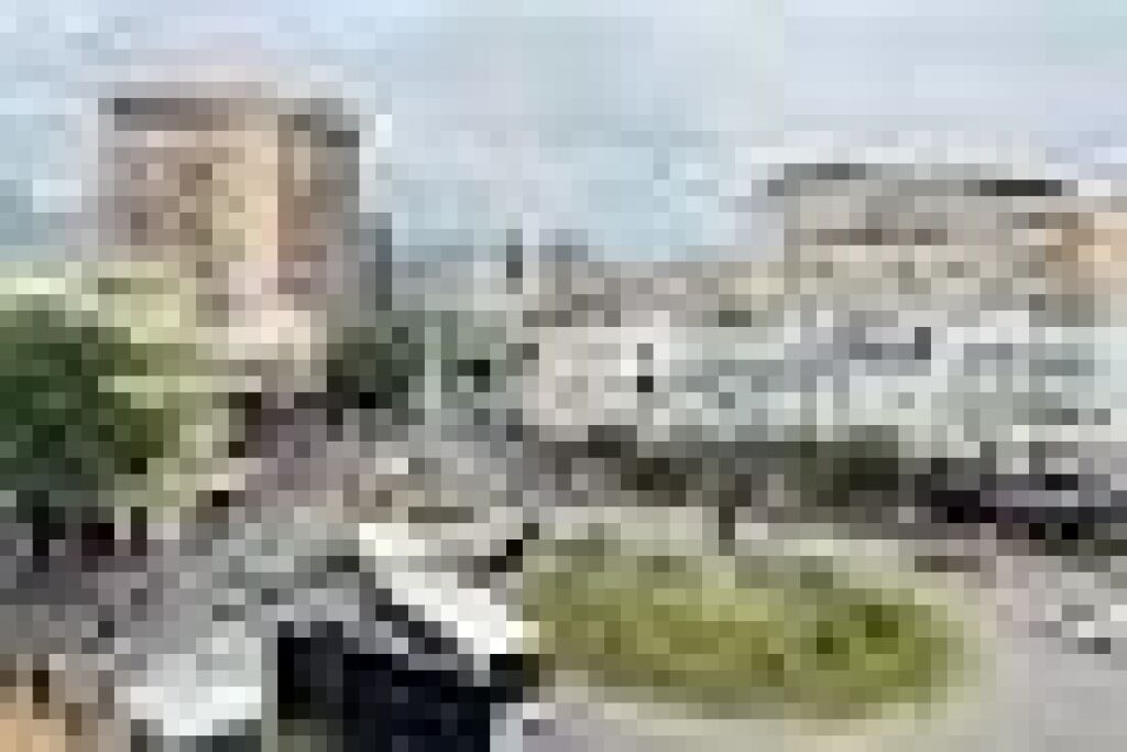 For rent, 1+1 apartment, Willson Square, Tirana.