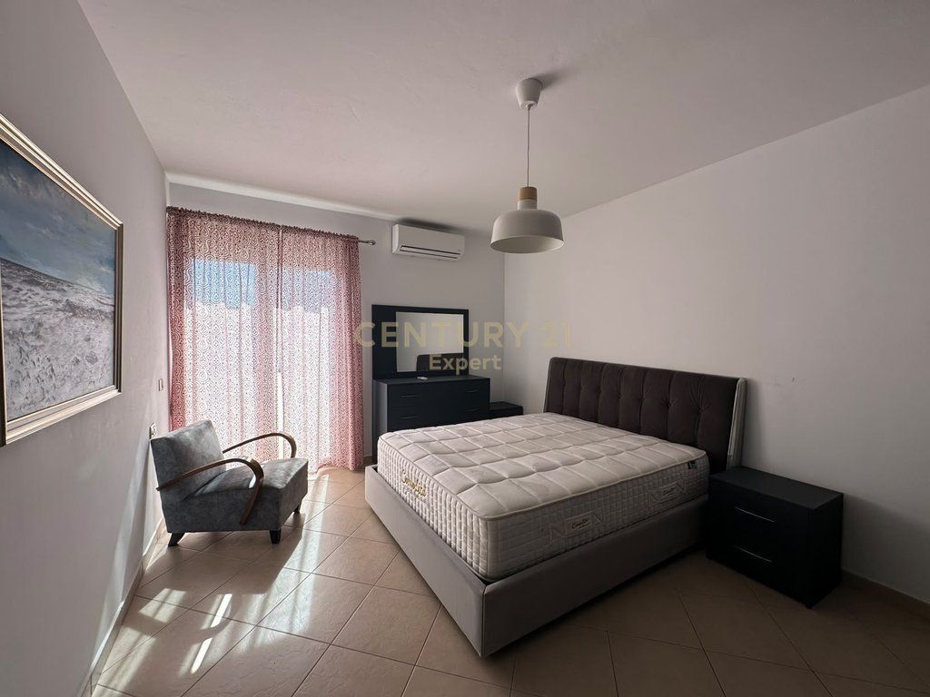 Appartamento 1+1 in Affitto – Complesso Kontakt, Tirana