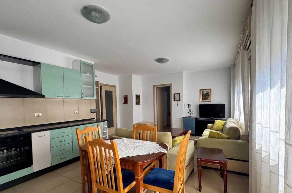 Jepet Me Qera Apartament 2+1+1 Ballkon