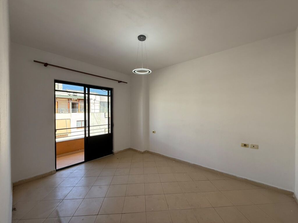 Qera, Apartament 2+1, Astir, pranë Bar Xhamero