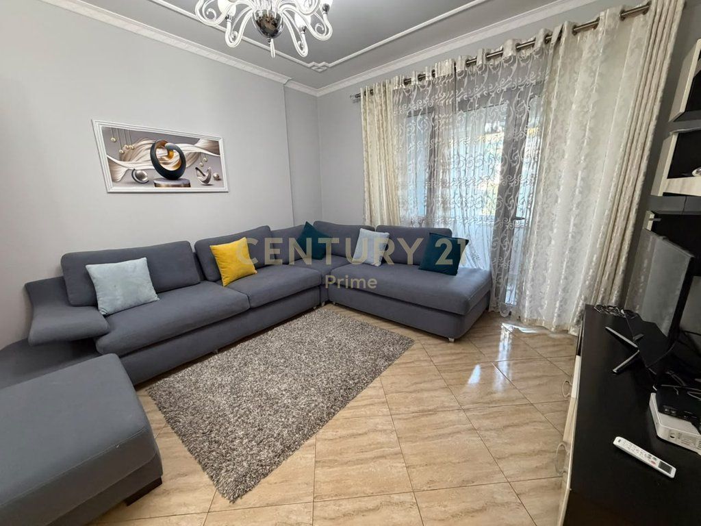 Apartament 2+2 Për Shitje në Shkolla e Bashkuar