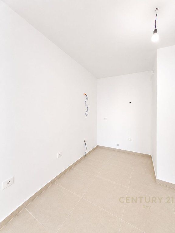 SHITET APARTAMENT 1+1 NE GOLEM NE NJE GODINE TE SAPO PERFUNDUAR E PAJISUR ME CERTIFIKATE!!!