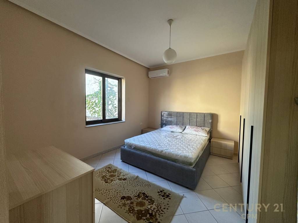 QIRA, APARTAMENT 2+1 ME POST PARKIMI - PRANE SPITALIT USHTARAK 700 € /Muaj 70,000 Lekë /Muaj