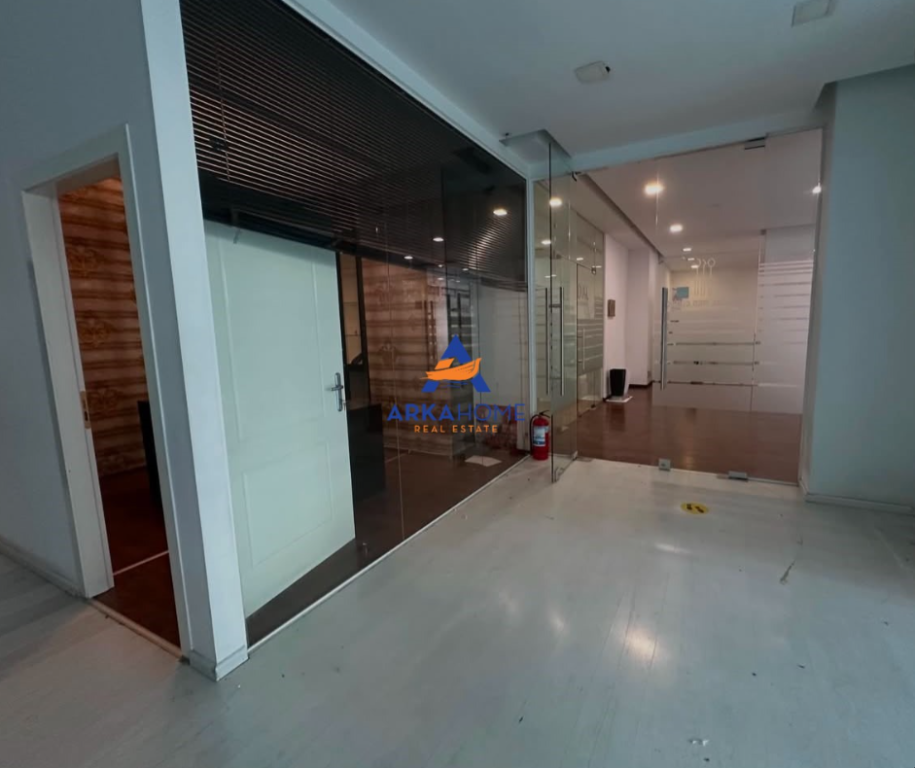 JEPET AMBIENT BIZNESI ME QERA 200 M2 "SHESHI WILLSON" 3200 EURO
