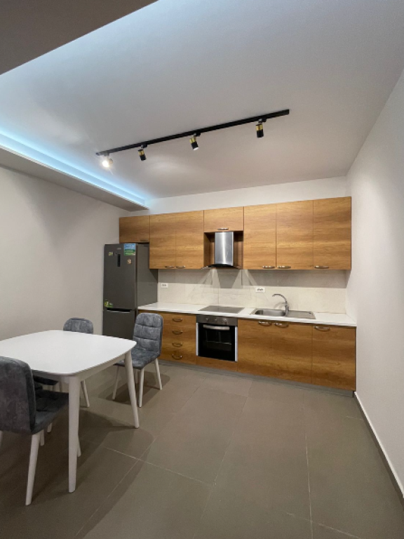 JEPET ME QIRA APARTAMENT 1+1 – KODRA E DIELLIT
