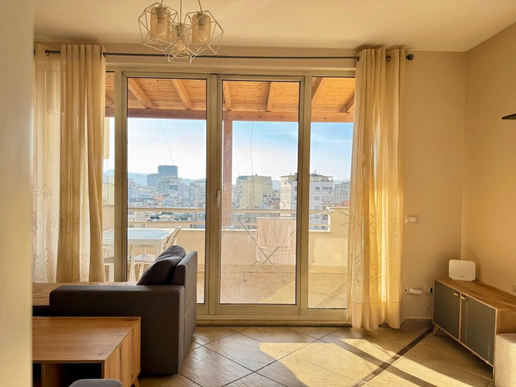 ME QERA APARTAMENT 2+1 - PRANE QENDRES, TIRANE