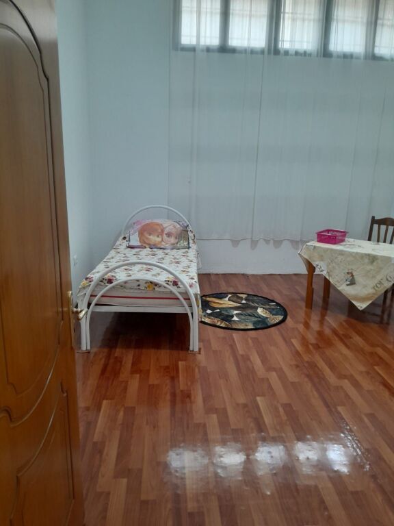 Qera | Shtëpi private 4 + 1 | Laprake | 800 €/muaj