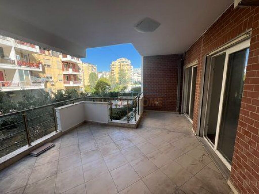 For sale, 2+1+2 apartment, Kodres se Diellit underpass, Tirana.