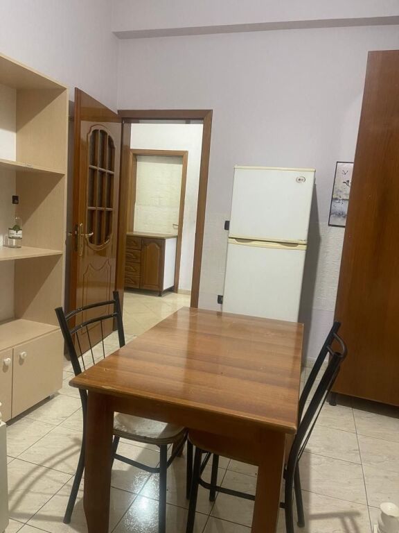 GARSONIERE 250  EURO. QYTET STUDENTI