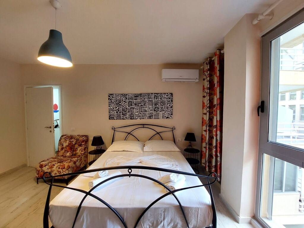Apartament 2+1 me Qera Afatgjate - Restorant Tradicional Varka, Plazhi i Vjeter, Vlore