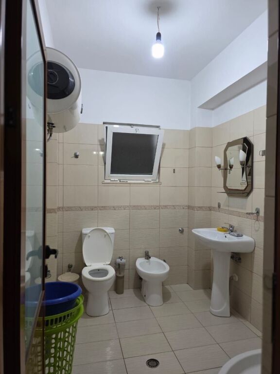 APARTAMENT 2+1 55,000 LEKE BULEVARDI I RI