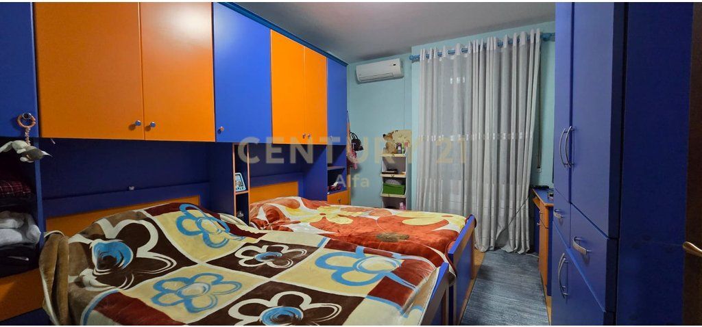 SHITET APARTAMENT 3+1 PËRBALLË DELIJORGJIT + 2 POSTE PARKIMI
