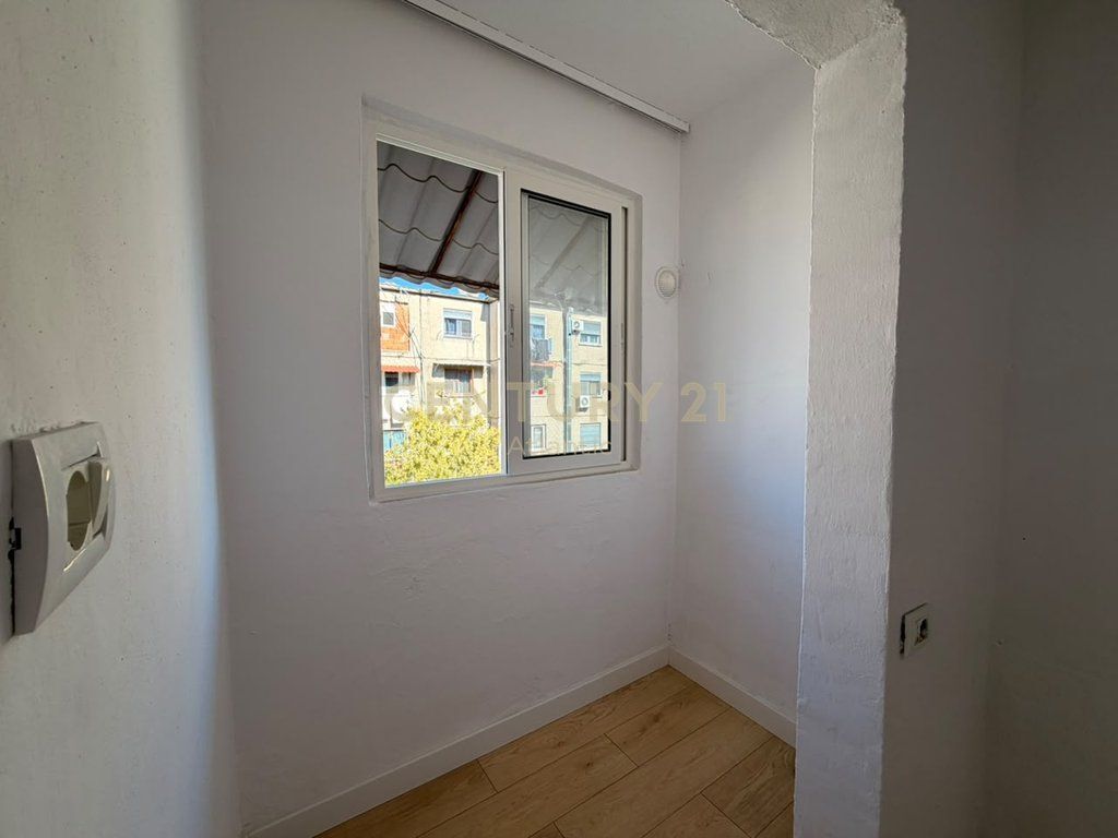 SHITET APARTAMENT 2+1 TEK STADIUMI NE DURRES !