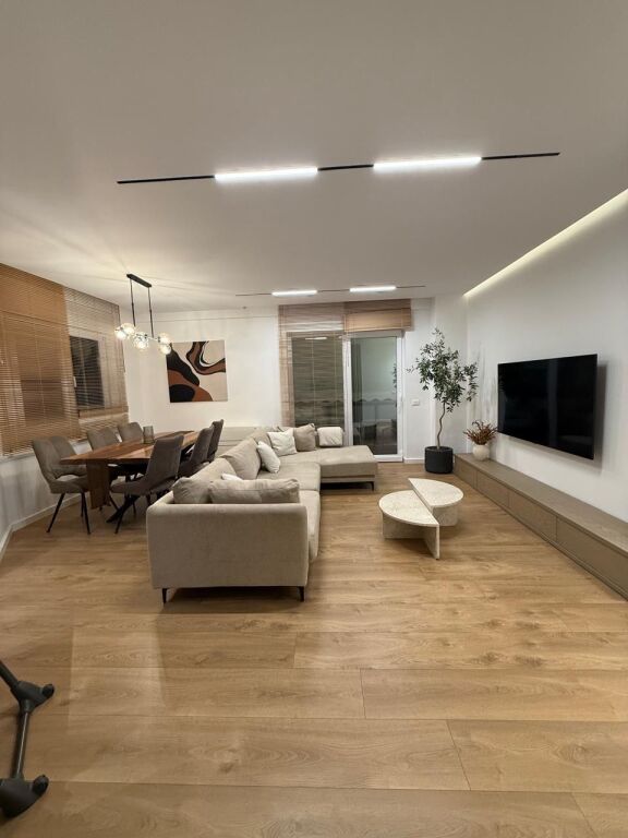 3+1+2+storage apartment for sale, 21 Dhjetori !