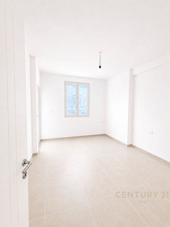 SHITET APARTAMENT 1+1 NE GOLEM NE NJE GODINE TE SAPO PERFUNDUAR E PAJISUR ME CERTIFIKATE!!!