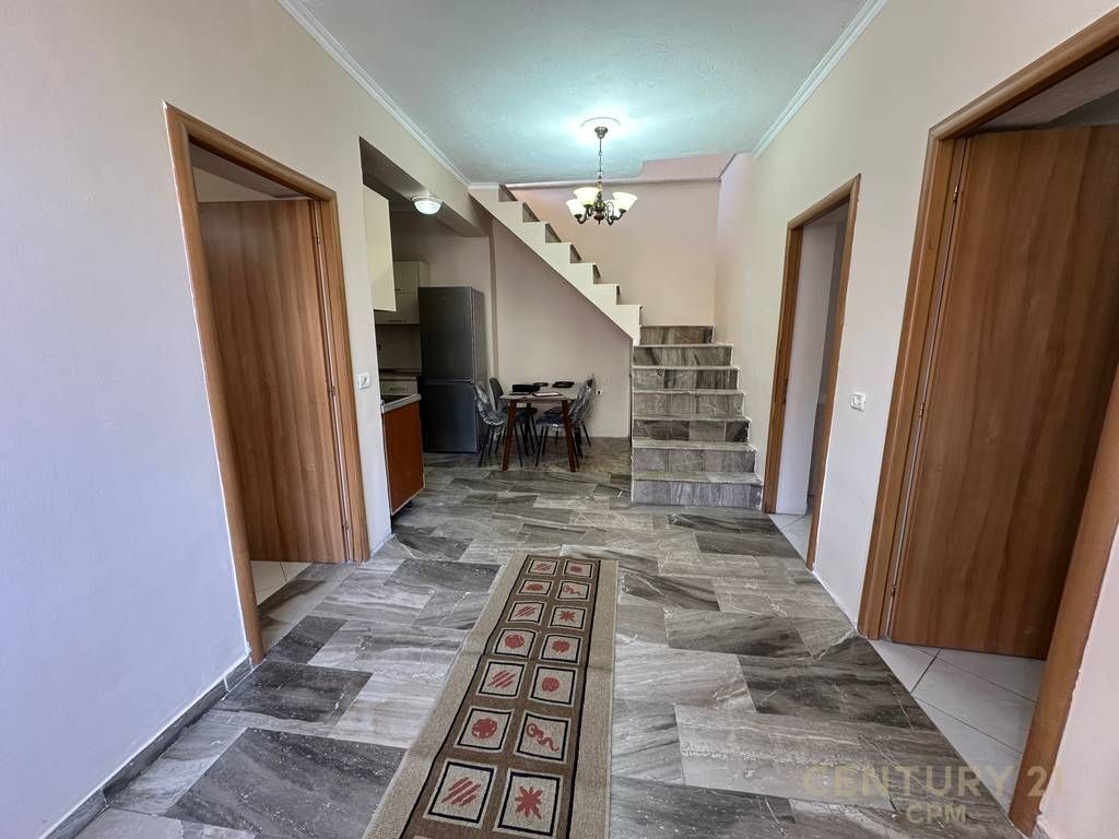 QIRA, APARTAMENT 2+1 ME POST PARKIMI - PRANE SPITALIT USHTARAK 700 € /Muaj 70,000 Lekë /Muaj
