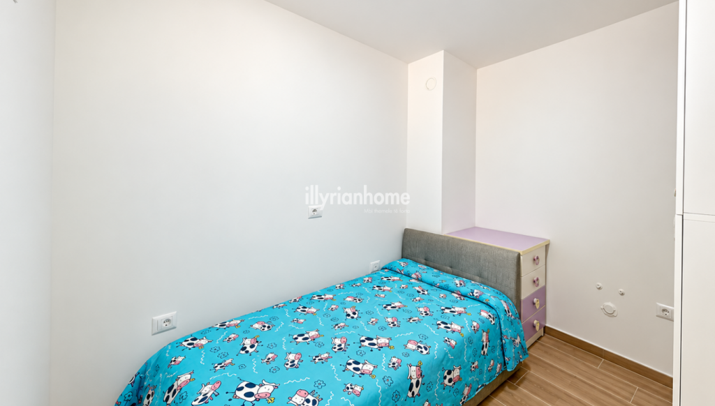 JEPET ME QIRA | APARTAMENT 2+1 – RRUGA “5 MAJI”, TIRANË
