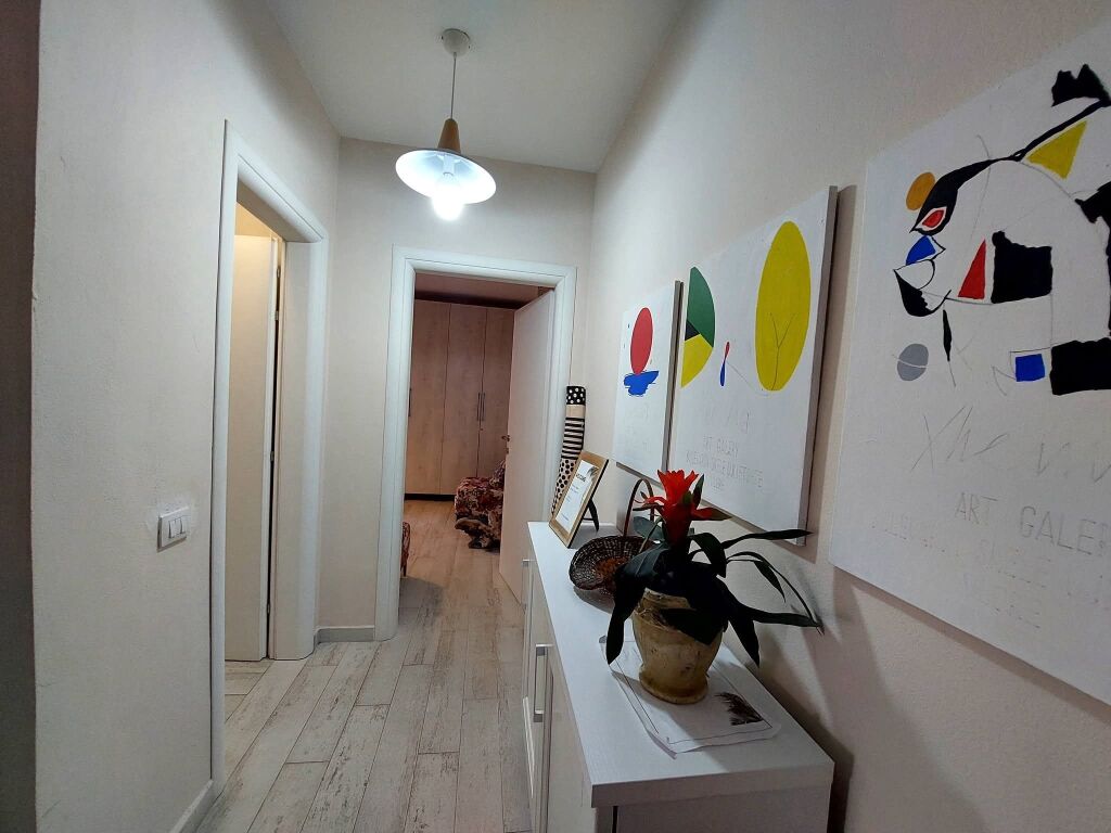 Apartament 2+1 me Qera Afatgjate - Restorant Tradicional Varka, Plazhi i Vjeter, Vlore