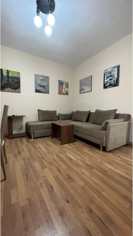 For rent, 2+1 apartment, Durrës Street, Tirana
