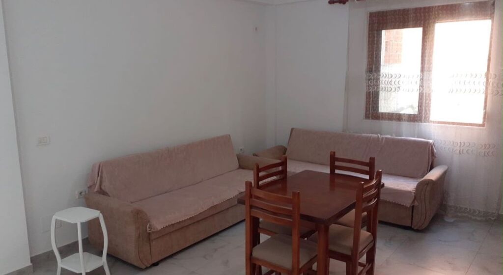 Qera | Shtëpi private 1 + 1 | Astir | 400 €/muaj