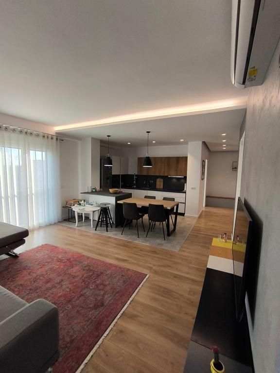 ALI DEM, JEPET ME QIRA APARTAMENT 2+1+2