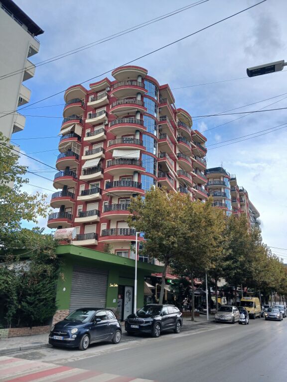 APPARTAMENTO 1+1 IN VENDITA – DIETRO L’HOTEL PARTNER, VLORË 72 METRI QUADRATI