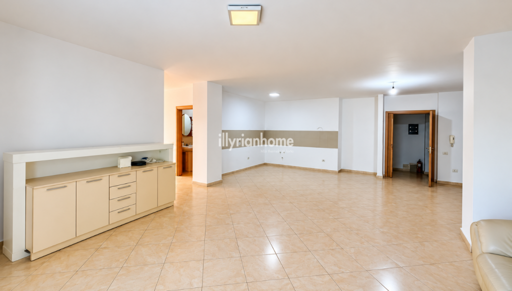 QIRA | APARTAMENT 3+1 , GJIMNAZI "PARTIZANI"-TIRANË