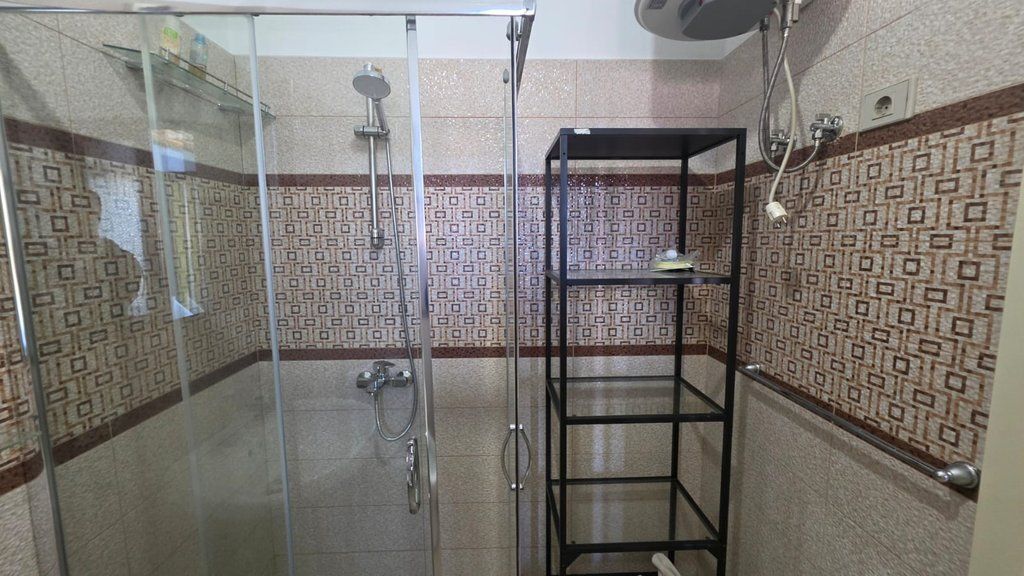 Qera, Apartament 2+1+2, Ish Parku i Autobuzave, Tiranë.