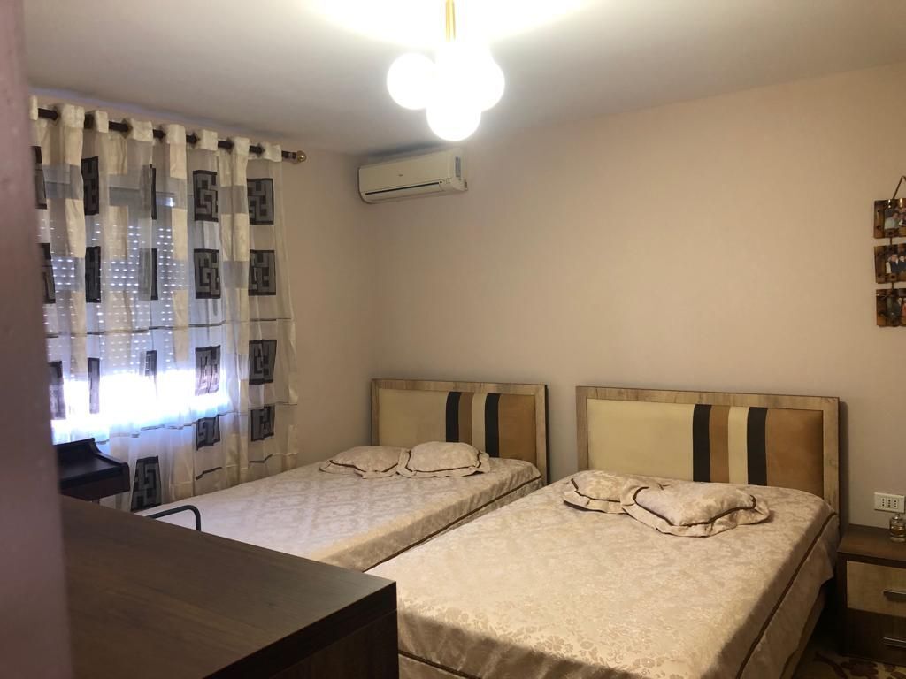🏢Xhamlliku jepet me qera apartament 2+1,e mobiluar.55,000Leke