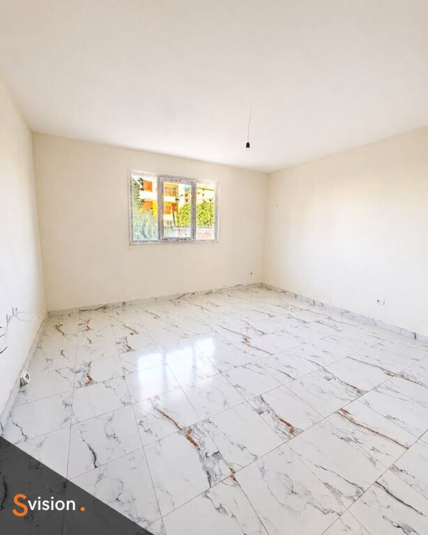 Shitet apartament 1+1 afer agjencise Kavaje
