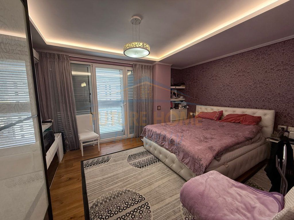 For sale, Penthouse 4+1+2+2 Parking Spaces+Veranda, Ali Demi, Tirana.