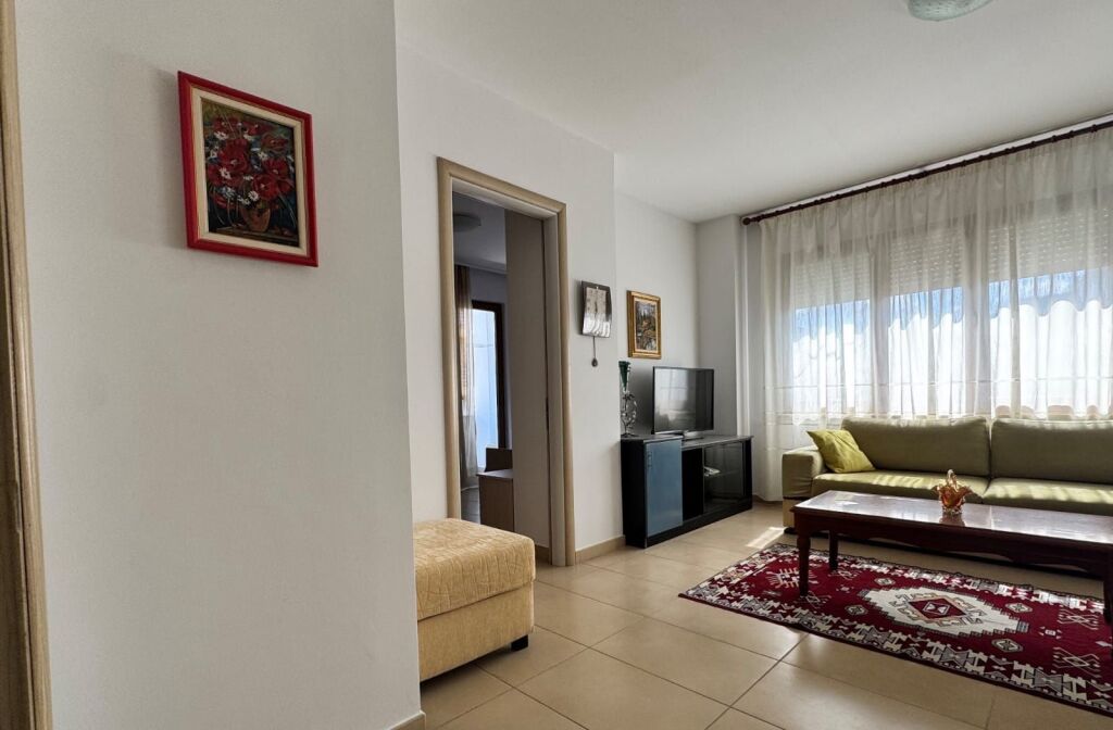 Jepet Me Qera Apartament 2+1+1 Ballkon