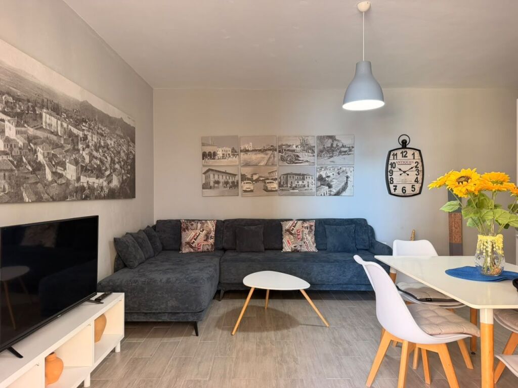 Apartament 2+1+Ballkon me Qera Afatgjate - Restorant Tradicional Varka, Plazhi i Vjeter, Vlore