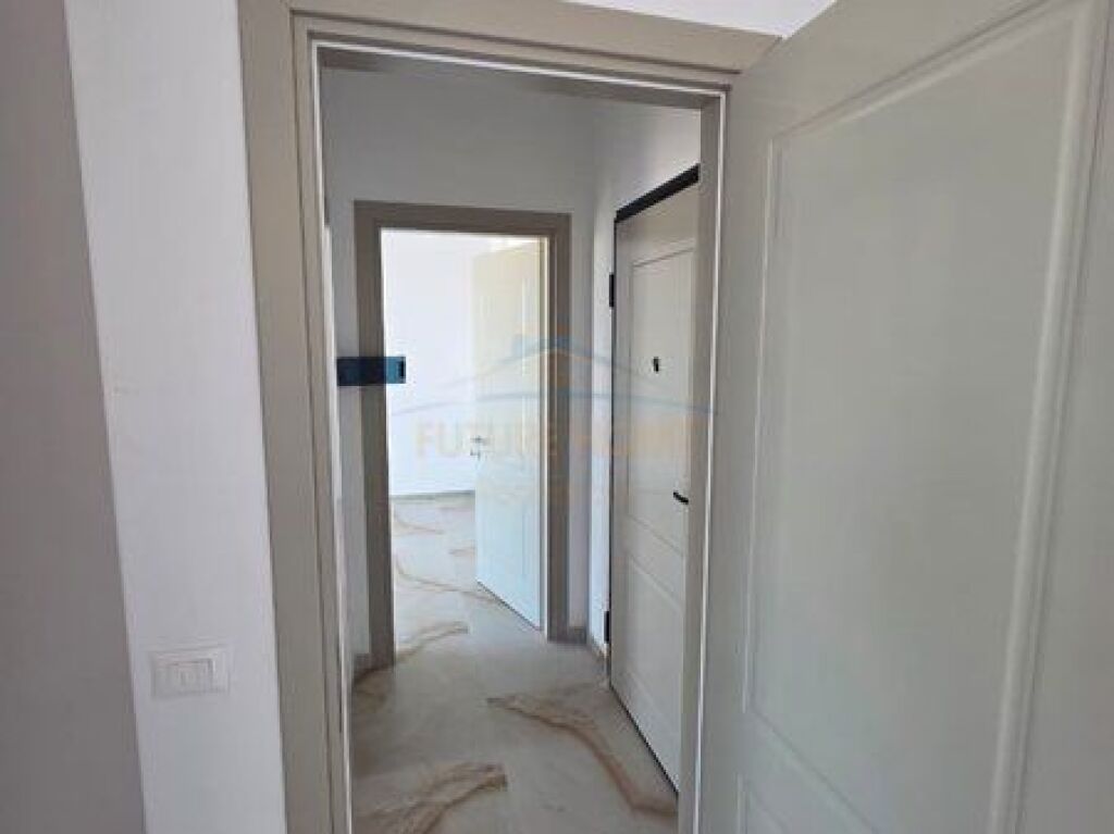 In affitto, appartamento 1+1, Nuovo Boulevard, Tirana.