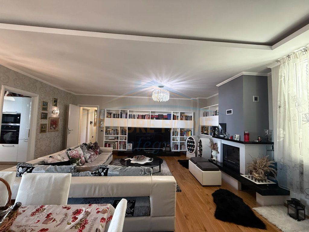 For sale, Penthouse 4+1+2+2 Parking Spaces+Veranda, Ali Demi, Tirana.