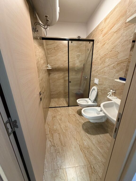 2+1+2 apartment for rent at Farmacia 10, Arlis, price 700 euros