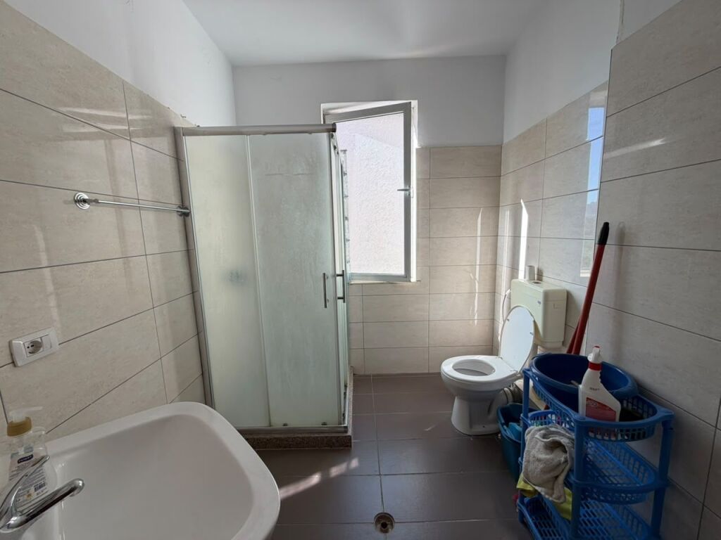 Apartament 1+1 per qira tek Kompleksi Fratari ne Astir.