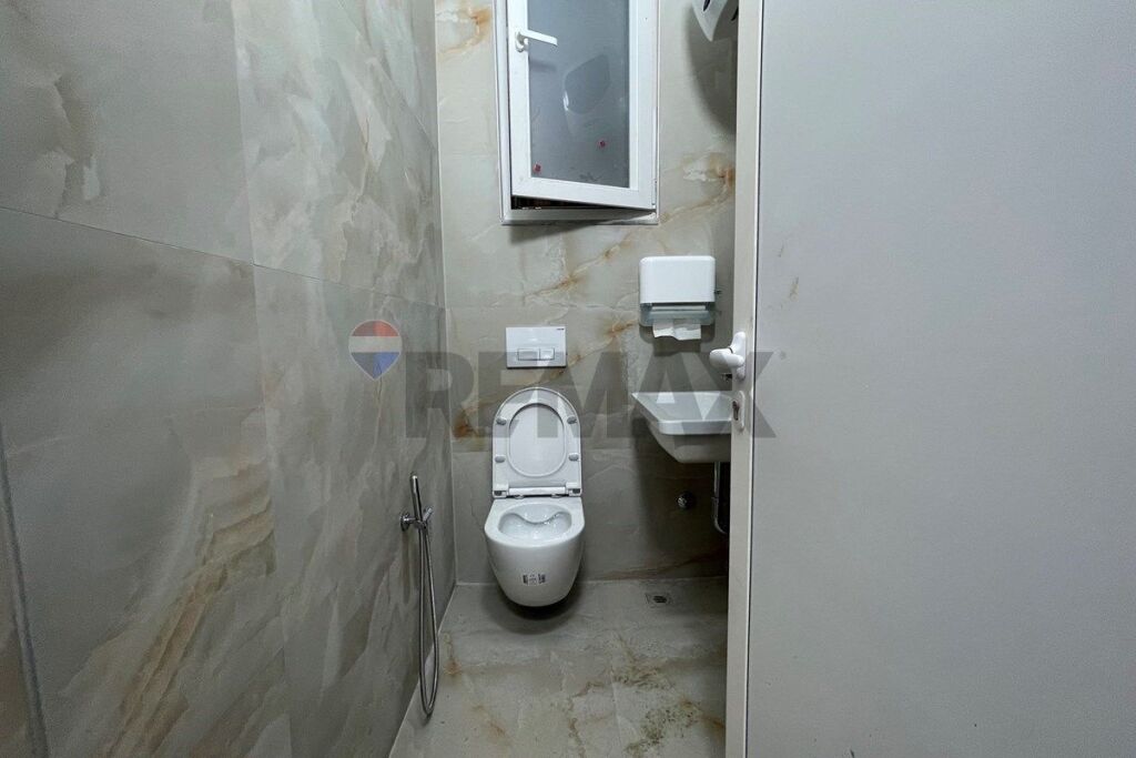 Business unit for rent on Zogu I Boulevard!