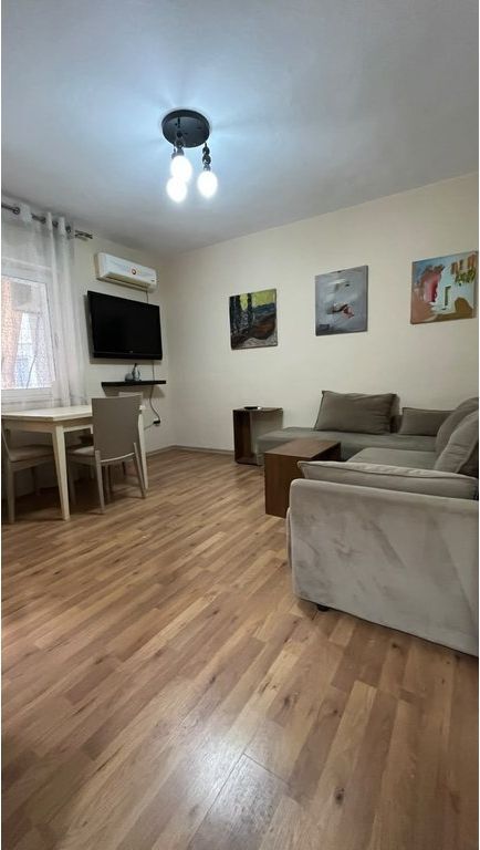 For rent, 2+1 apartment, Durrës Street, Tirana