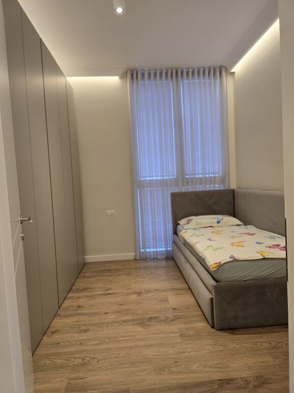 Super apartament 2+1 per qira Prane Delijorgjit