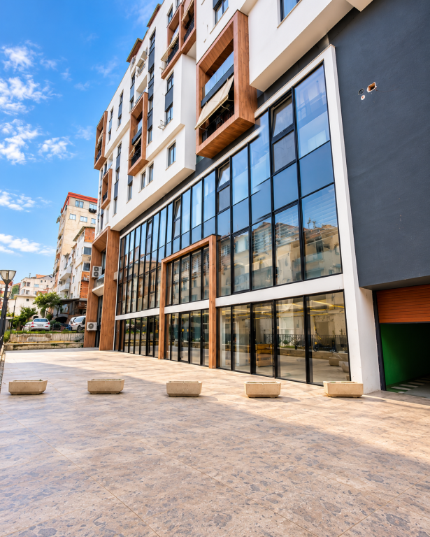 🏢 AMBIENT BIZNESI PËR SHITJE – Rruga e Dibrës, pranë "Shkollës së Bashkuar", Tiranë.