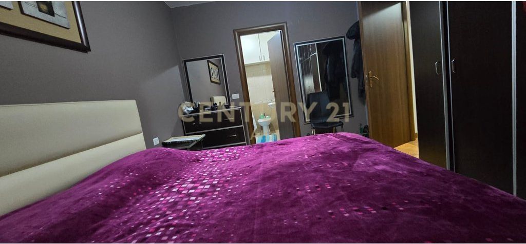 SHITET APARTAMENT 3+1 PËRBALLË DELIJORGJIT + 2 POSTE PARKIMI