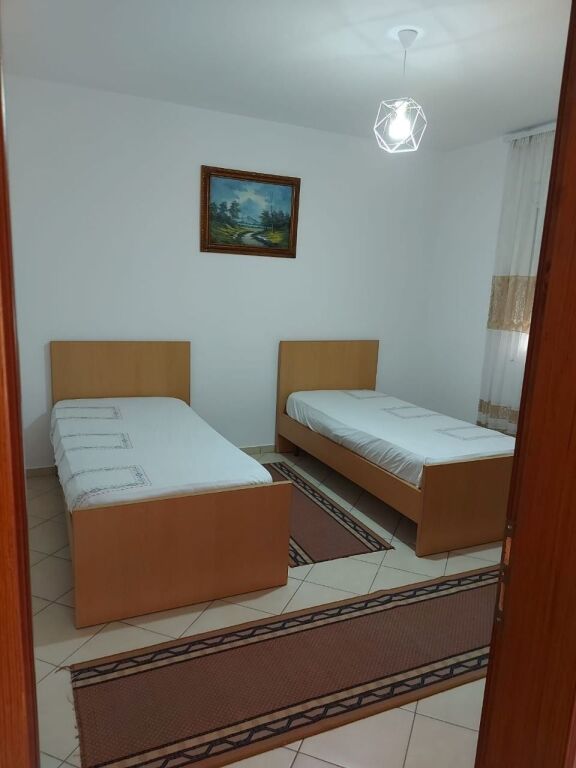 APARTAMENT 2+1 55,000 LEKE BULEVARDI I RI